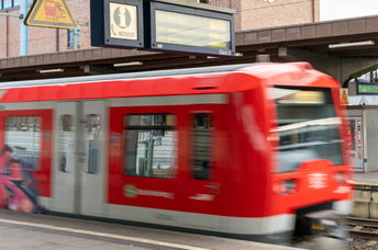 The world’s first driverless train arrives at Bergedorf Station in Hamburg.