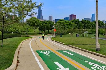 Bike route in a Chicago prk.