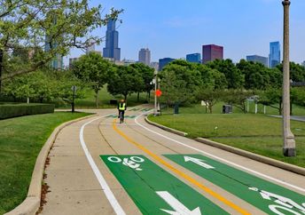 Bike route in a Chicago prk.