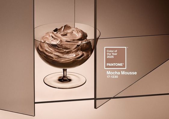 PANTONE 17-1230 Mocha Mousse.