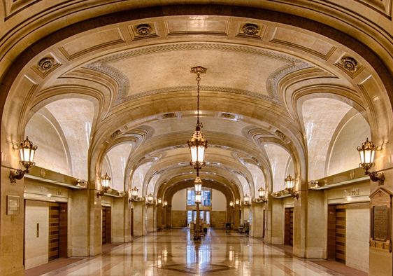 The lobby of Chicago’s City Hall.