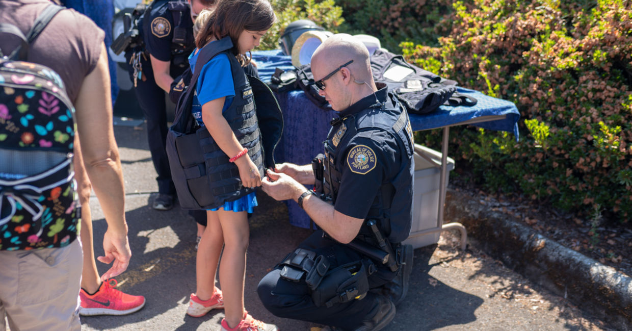 How An Act Of Kindness Made This Police Officer A Neighborhood Hero ...