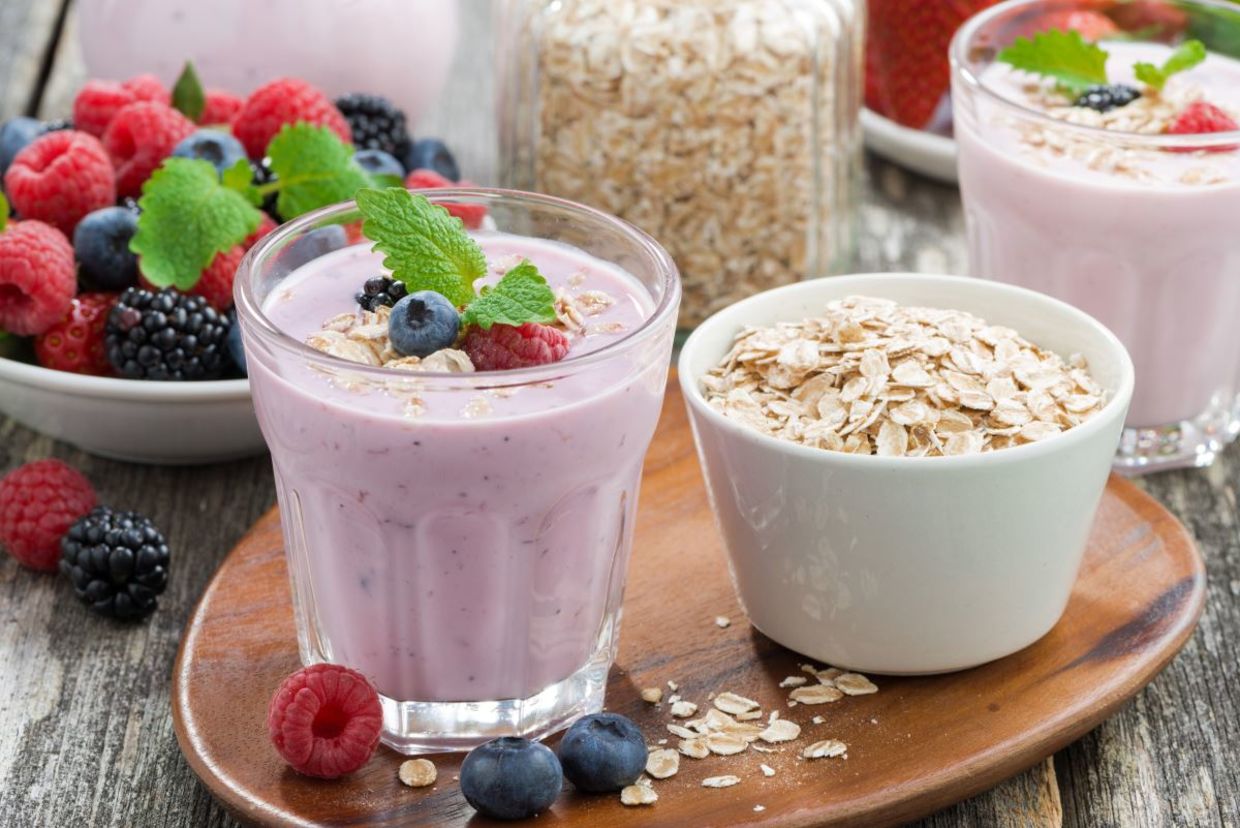 Oatmeal and berry smoothie.