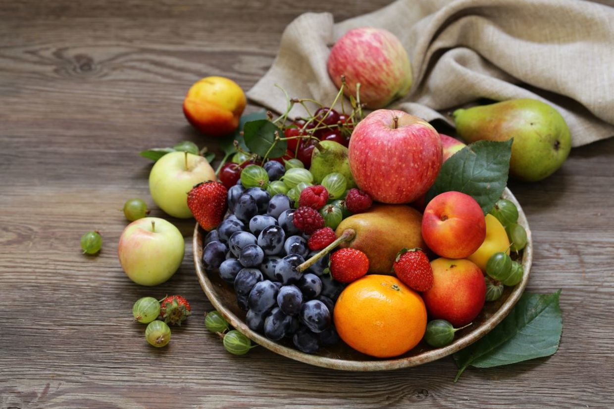 These fruits have edible peels.