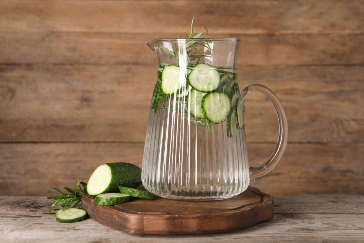 Refreshing cucumber water