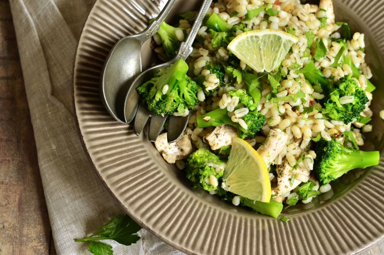 Warm barley salad with chicken and broccoli.