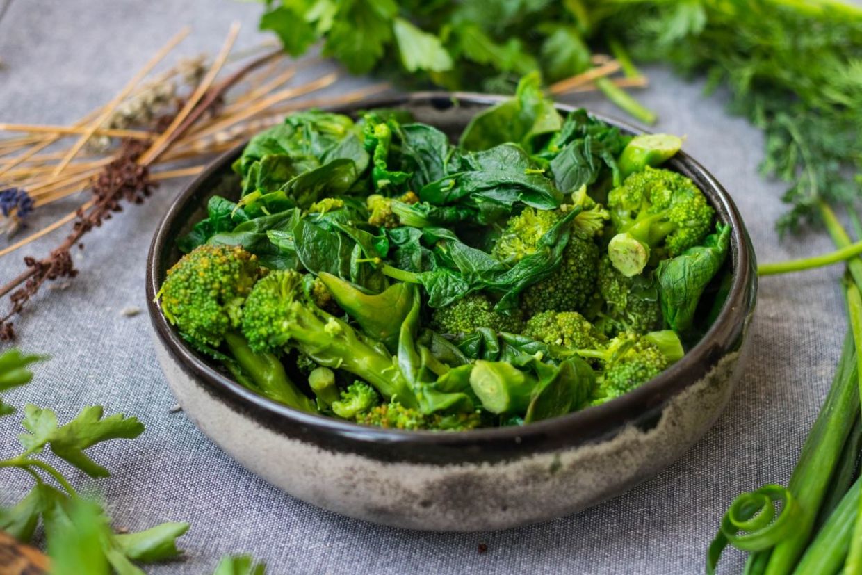 Cooked spinach and broccoli can help you fight infections..