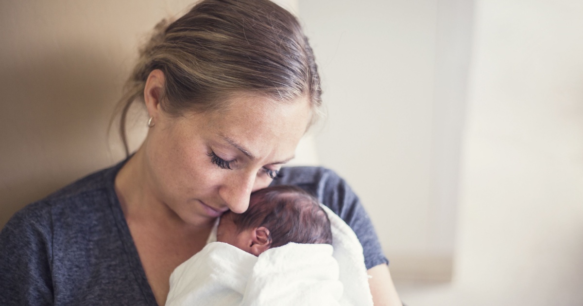 Hug Therapy Helps Premature Babies Thrive - GOODNET | Gateway to doing good