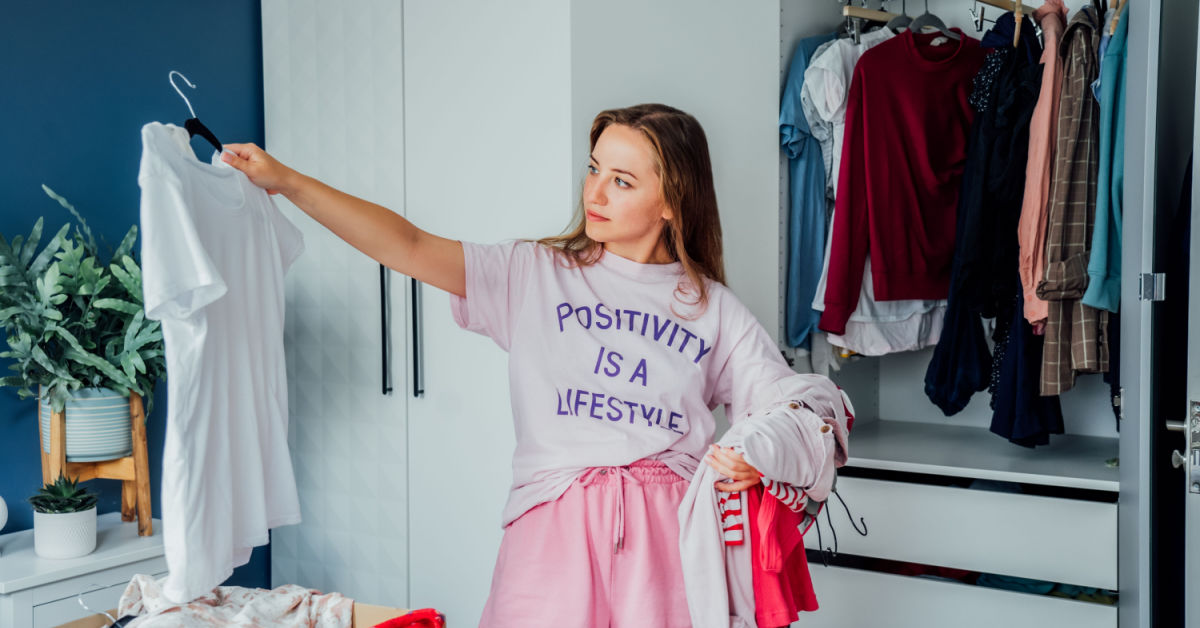 Use Again Clothes 5 Hacks to Give Clothing a Second Chance - GOODNET | Gateway to doing good