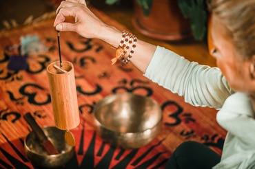 Explore the Sonic Healing Power of Sound Baths - GOODNET | Gateway to ...