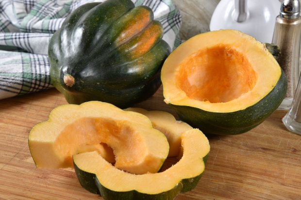Sliced acorn squash.
